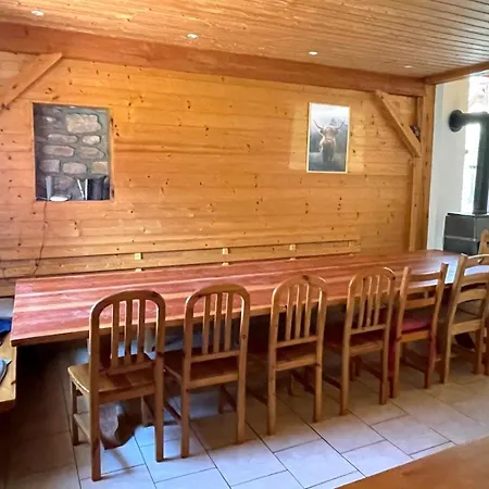 Familial, En Lisiere De Foret, Dans Les Vosges