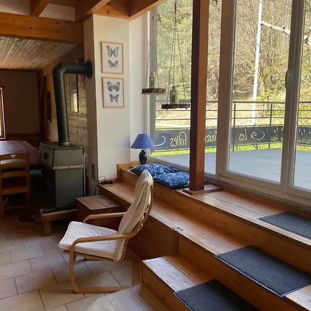 Familial, En Lisiere De Foret, Dans Les Vosges Biffontaine
